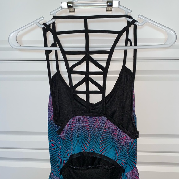 Geometric High Low Dress - Picture 3 of 5